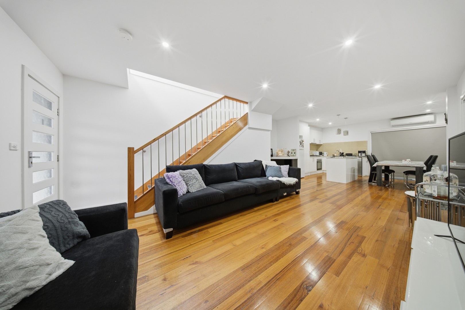 1/15 Wattleglen Street, Craigieburn, VIC 3064 - Thumbnail 2 - 19/02/2026