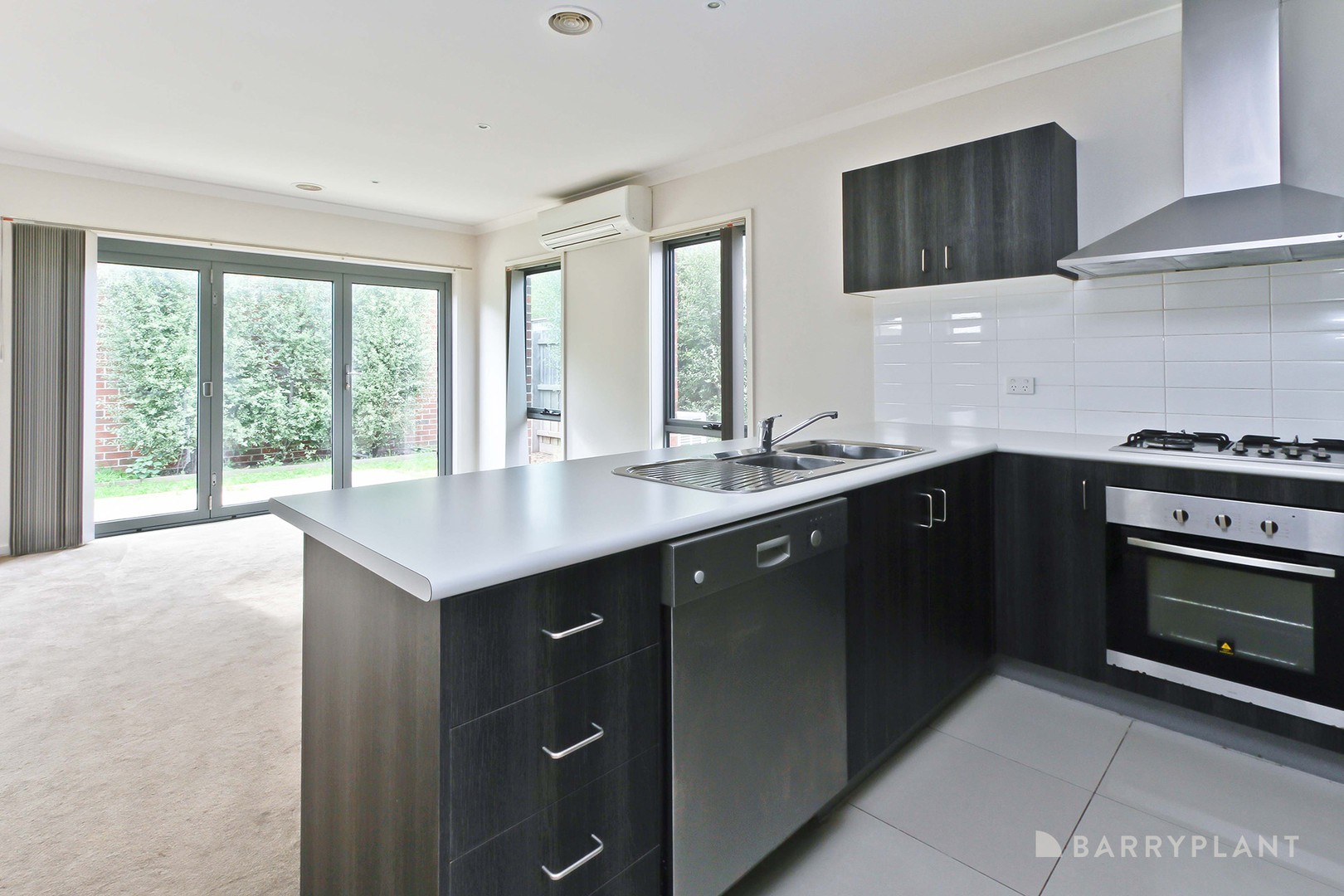 1/15A Newcomen Road, Springvale, VIC 3171 - Thumbnail 2 - 29/01/2025