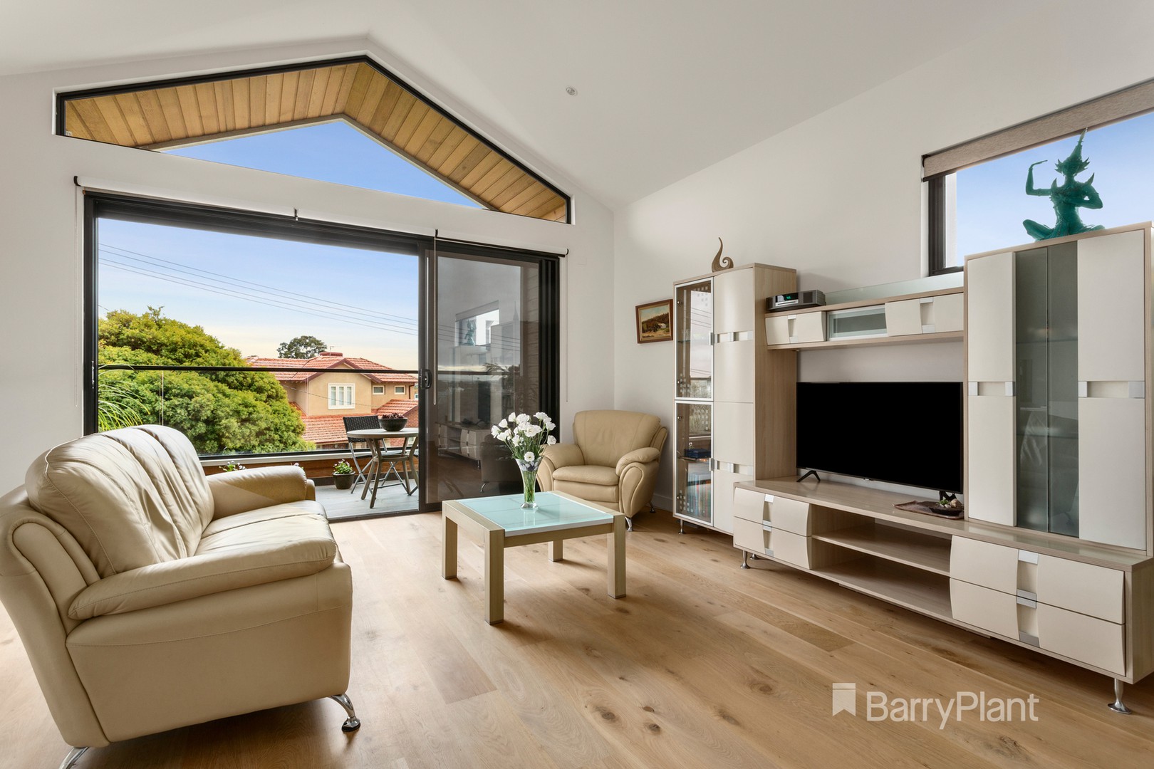 1/16 Swallow Street, Preston, VIC 3072, Preston - Thumbnail 2