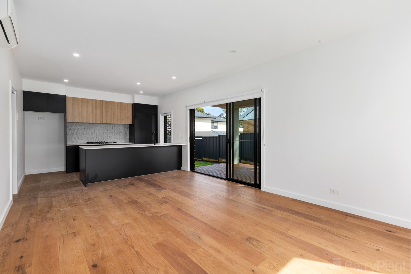 1/16 Yvonne Avenue, Croydon South, VIC 3136, Croydon South - Thumbnail 2