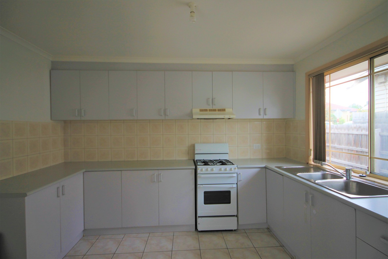 1/166 Wood Street, Preston, VIC 3072, Preston - Thumbnail 2