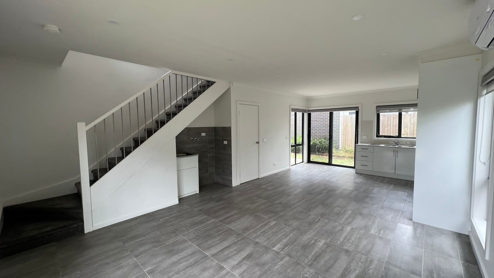 1/168 Leamington Street, Reservoir, VIC 3073, Reservoir - Thumbnail 2