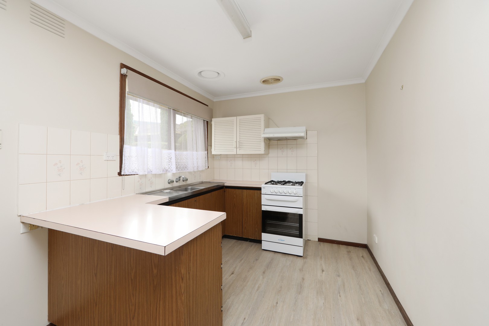 1/18 Hutton Avenue, Ferntree Gully, VIC 3156, Ferntree Gully - Thumbnail 4