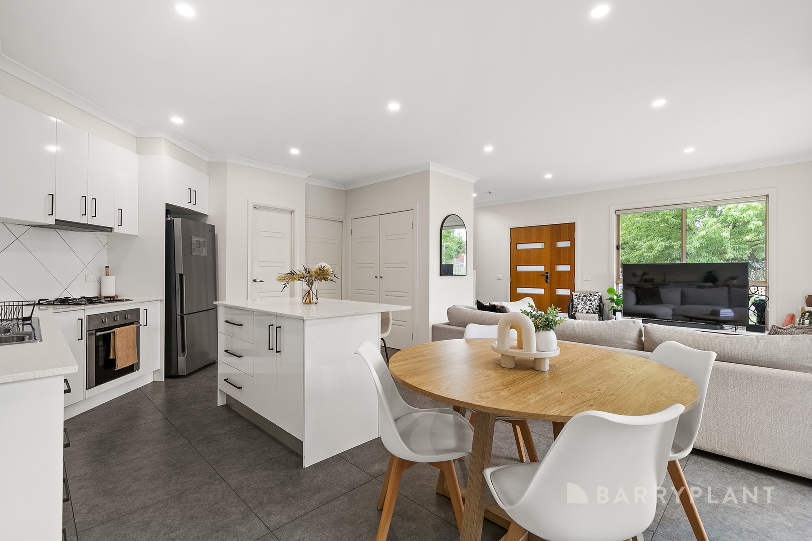 1/18 Kiewa Crescent, Dallas, VIC 3047 - Thumbnail 2 - 23/01/2025