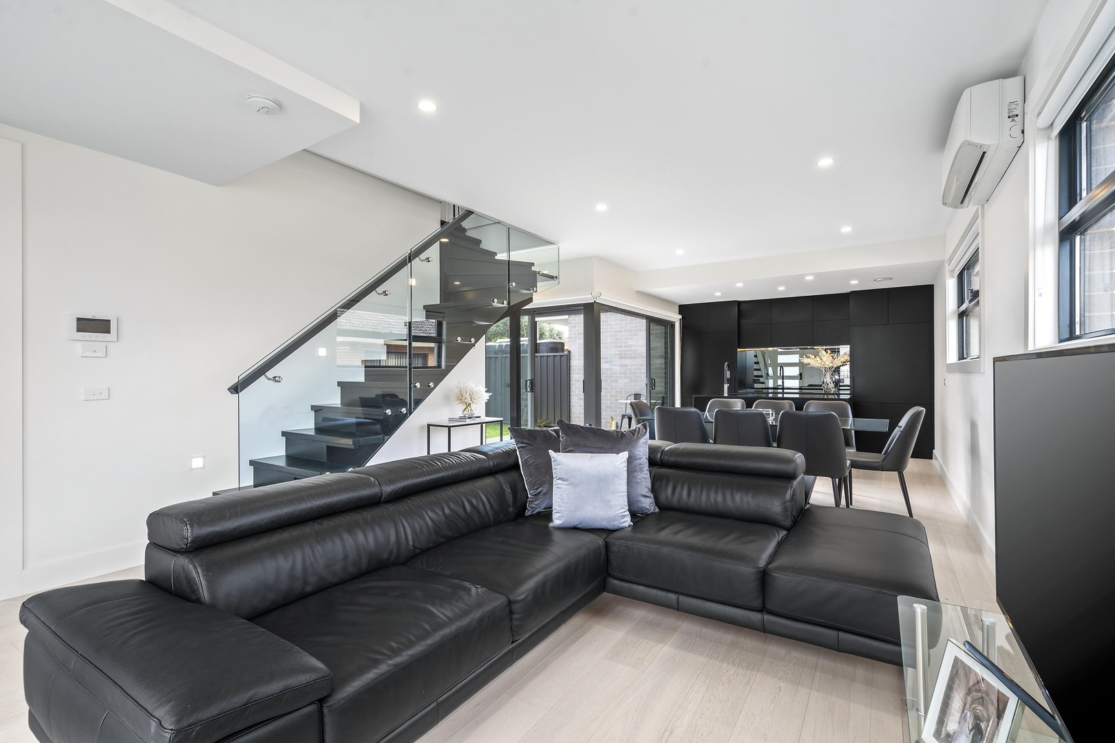 1/18 Snow Street, Keilor Park, VIC 3042, Keilor Park - Thumbnail 2