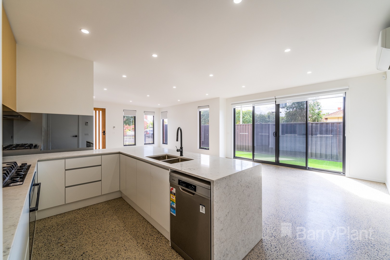 1/18 Sussex Street, Pascoe Vale South, VIC 3044, Pascoe Vale South - Thumbnail 4