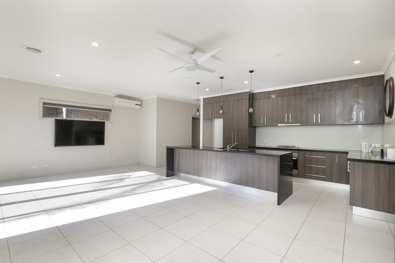 1/19 Jade Way, Hillside, VIC 3037, Hillside - Thumbnail 3