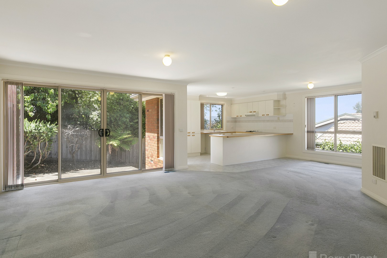 1/1A Hearthside Court, Ringwood, VIC 3134 - Thumbnail 2 - 04/02/2022