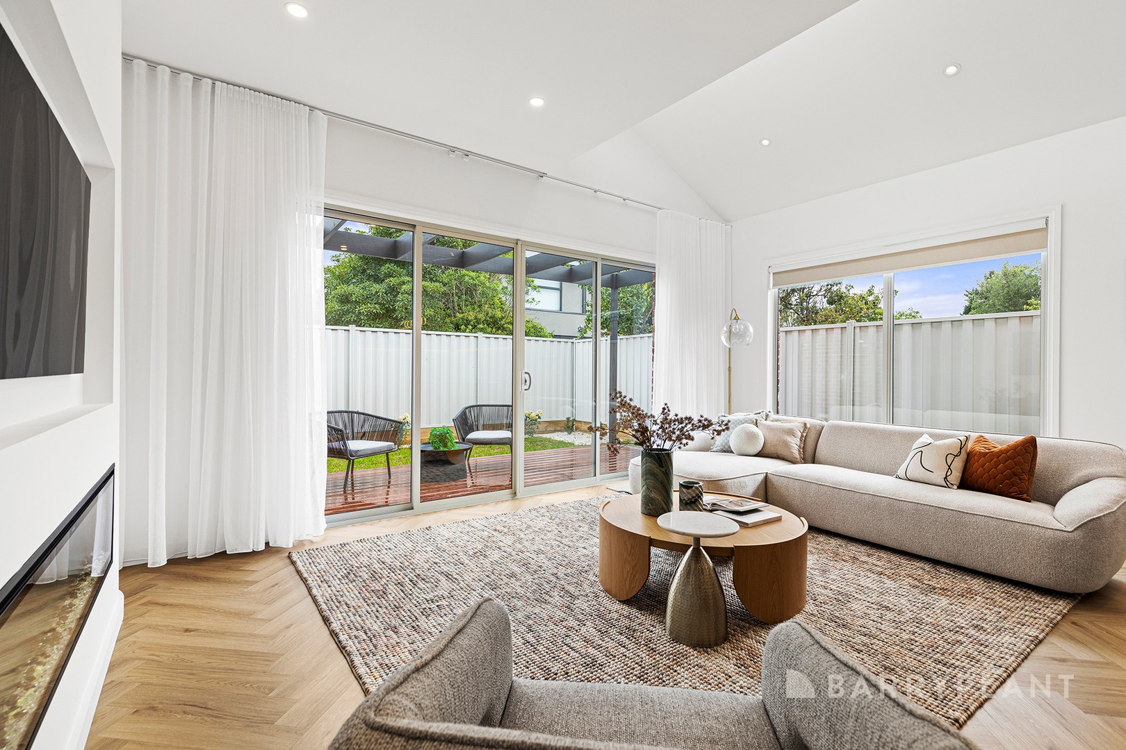 9B Neil Street, Hadfield, VIC 3046 - Thumbnail 2 - 06/11/2025