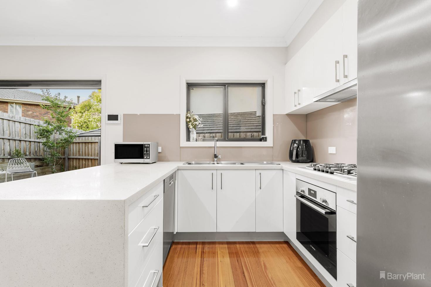 1/2 Lynda Court, Doncaster East, VIC 3109