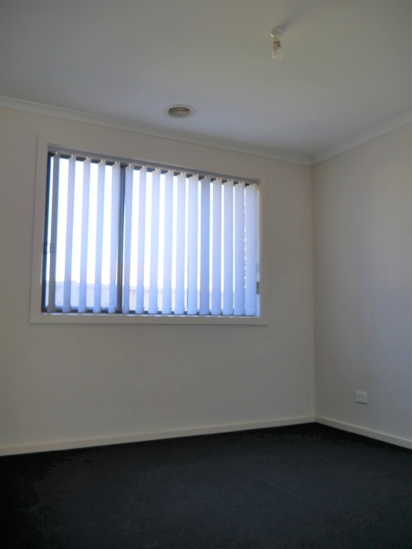 1/2 Maree Court, Kurunjang, VIC 3337, Kurunjang - Thumbnail 2