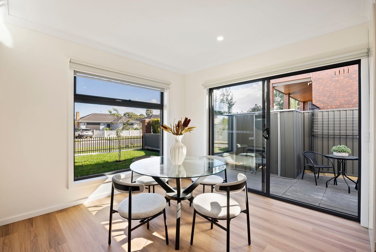 1/2 Robson Ave, Avondale Heights, VIC 3034 - Thumbnail 2 - 11/06/2025