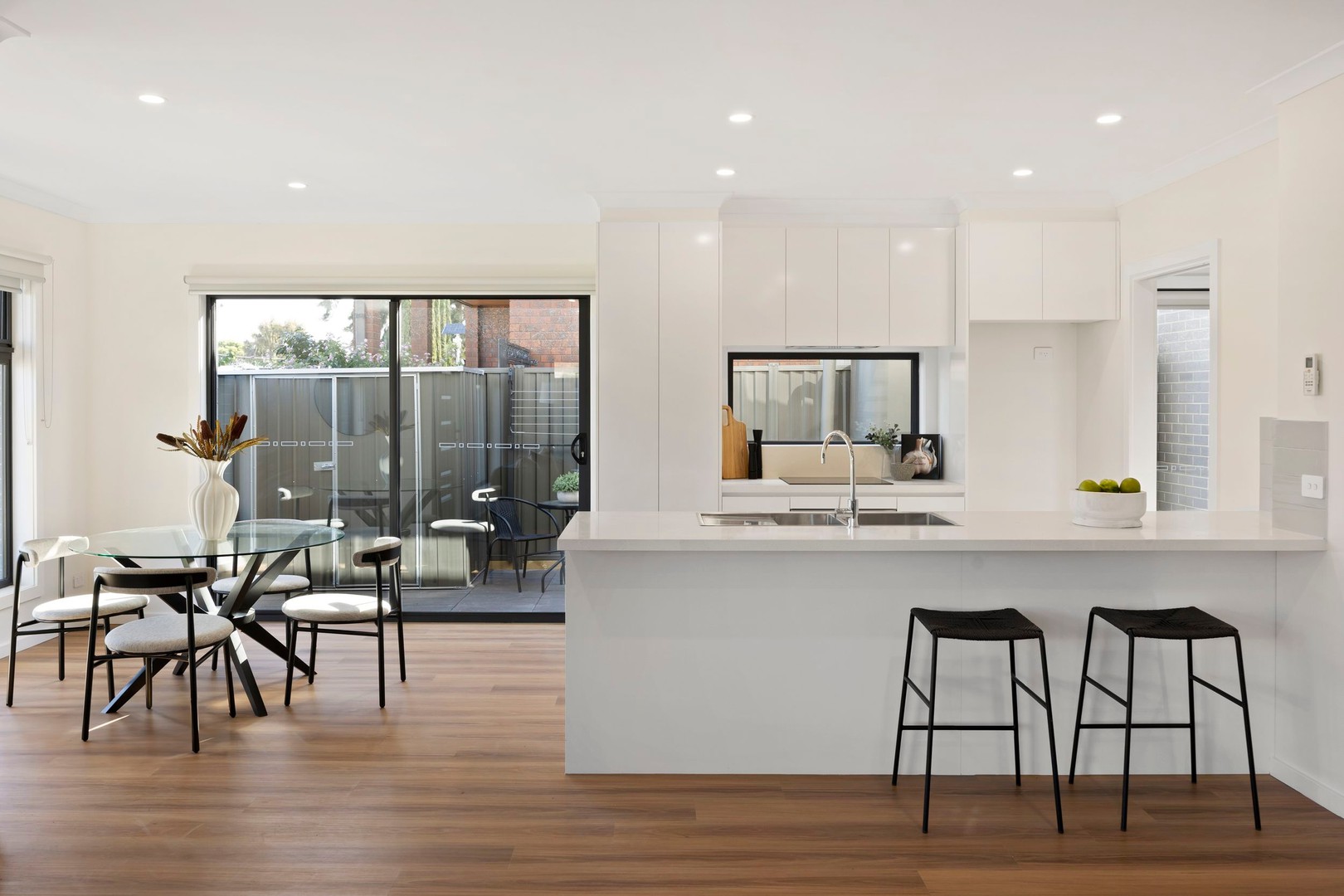 1/2 Robson Avenue, Avondale Heights, VIC 3034, Avondale Heights - Thumbnail 4