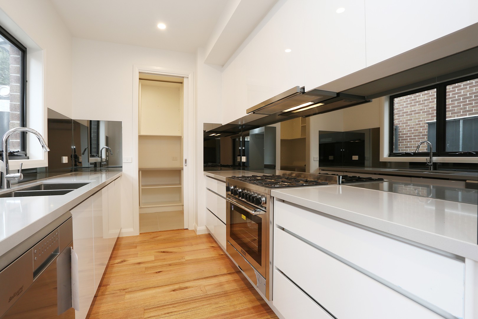 1/2 Spratling Street, Reservoir, VIC 3073, Reservoir - Thumbnail 4