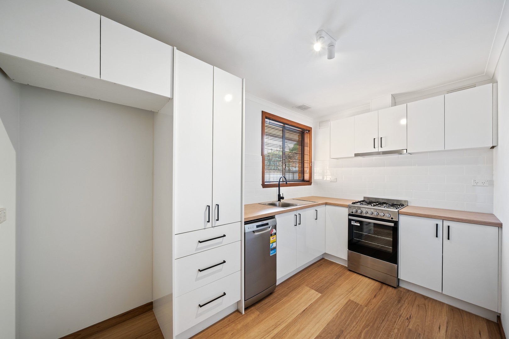 1/2 St Johns Ave, Springvale, VIC 3171 - Thumbnail 1 - 04/09/2026