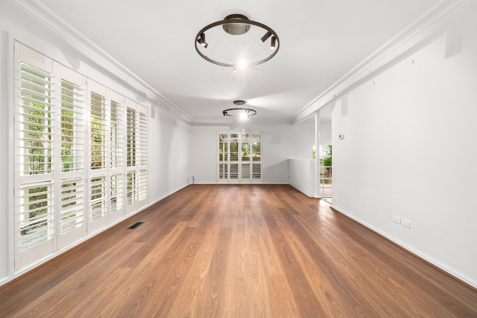 1/2 Valentine Avenue, Kew, VIC 3101 - Thumbnail 2 - 01/04/2026