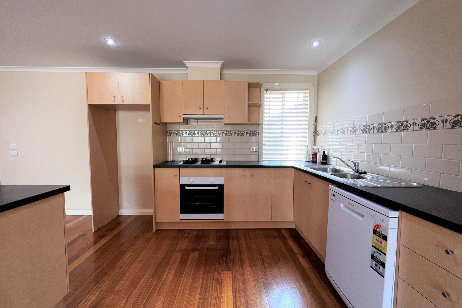 1/2 Waratah Street, Pascoe Vale South, VIC 3044 - Thumbnail 2 - 23/12/2021