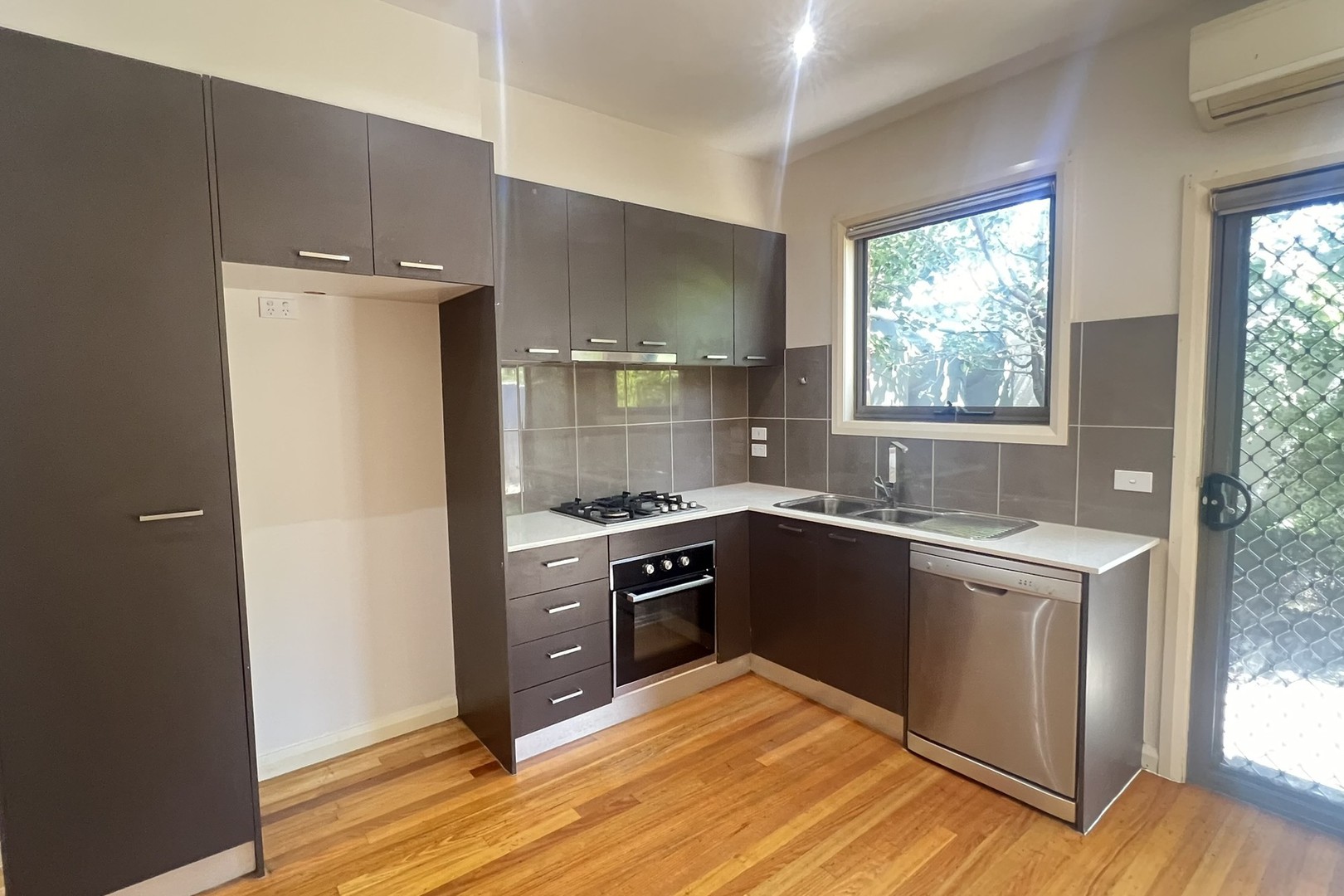 1/2 Westall Street, Thomastown, VIC 3074, Thomastown - Thumbnail 2
