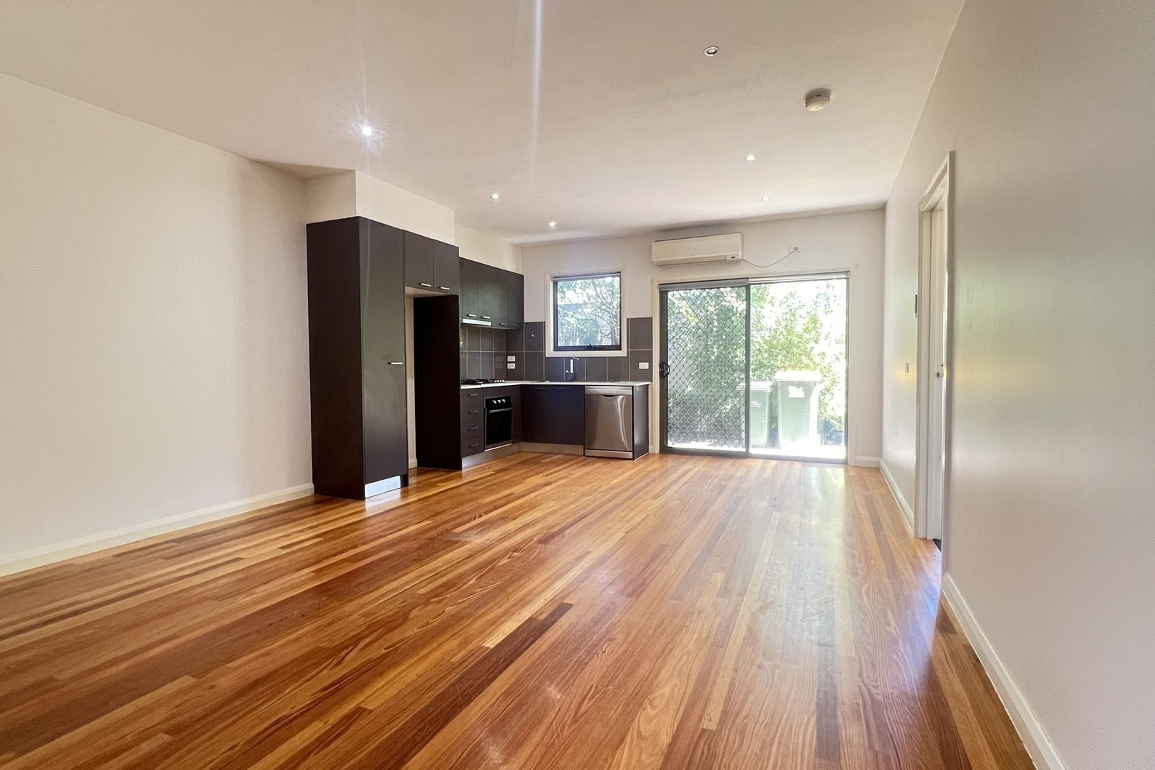 1/2 Westall Street, Thomastown, VIC 3074, Thomastown - Thumbnail 4