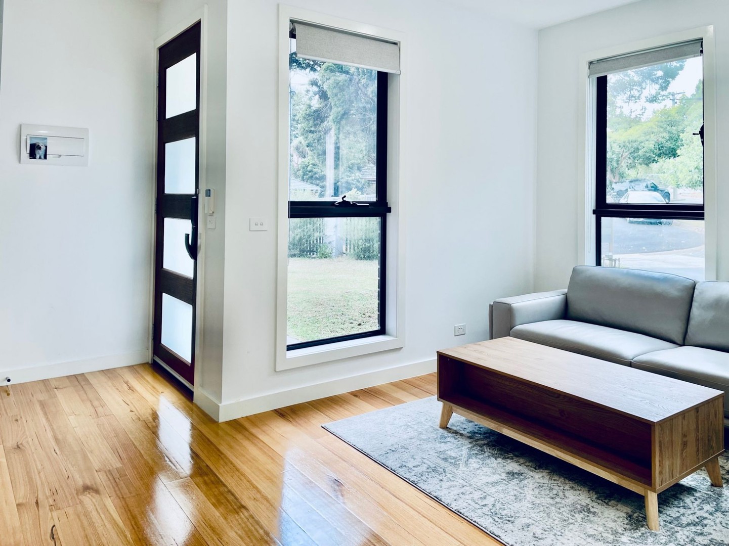 1/2 Yangoora Court, Mount Waverley, VIC 3149 - Thumbnail 2 - 06/03/2023