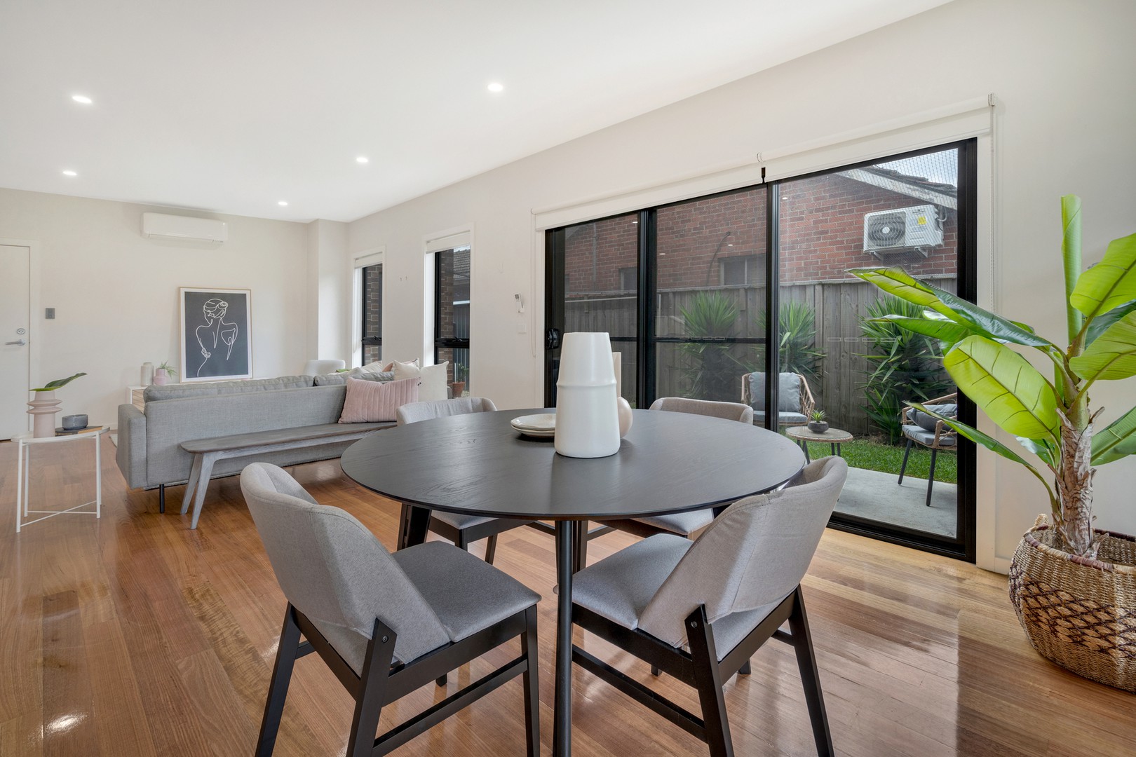 1/206 Daley Street, Glenroy, VIC 3046, Glenroy - Thumbnail 2