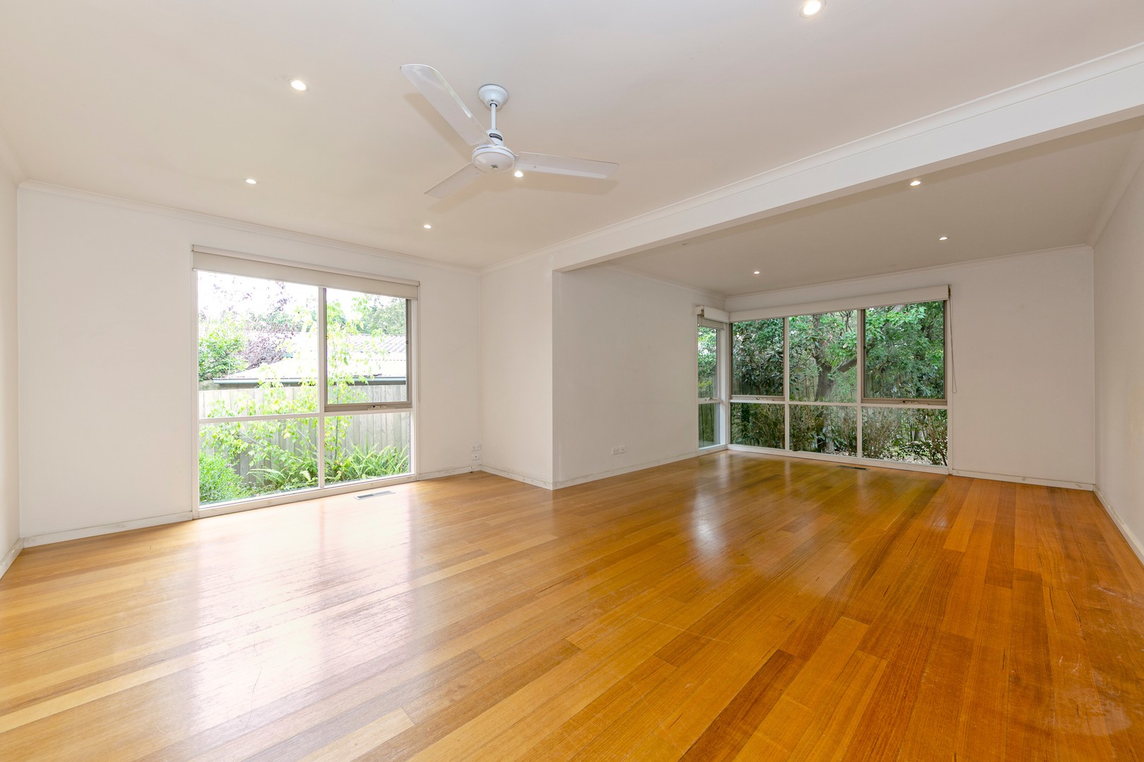 1/21 Meadow Crescent, Mount Waverley, VIC 3149, Mount Waverley - Thumbnail 2
