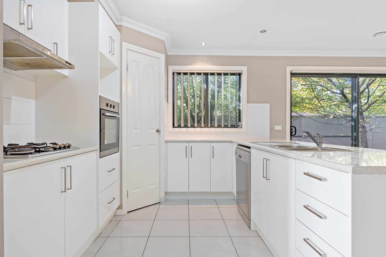 1/219 Kossuth Street, Sebastopol, VIC 3356, Sebastopol - Thumbnail 2
