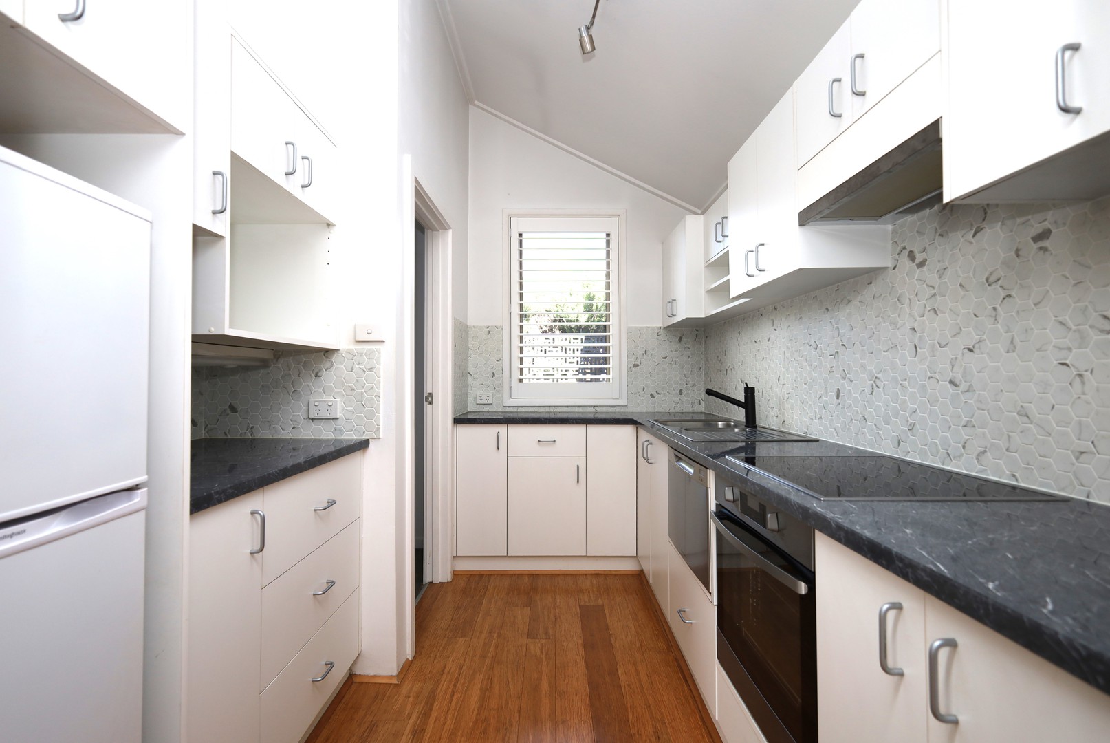 1/22-26  Craigie  Road, Newtown, VIC 3220 - Thumbnail 2 - 15/12/2023