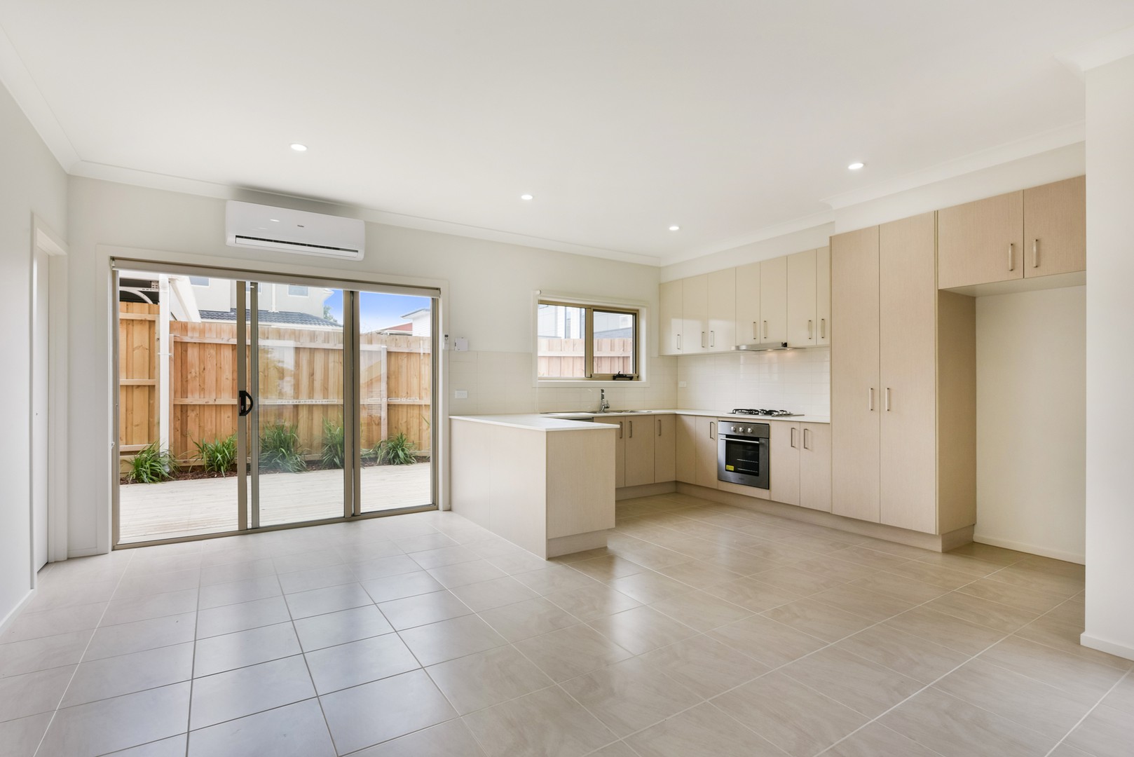 1/22 George Street, Belmont, VIC 3216 - Thumbnail 1 - 22/02/2024