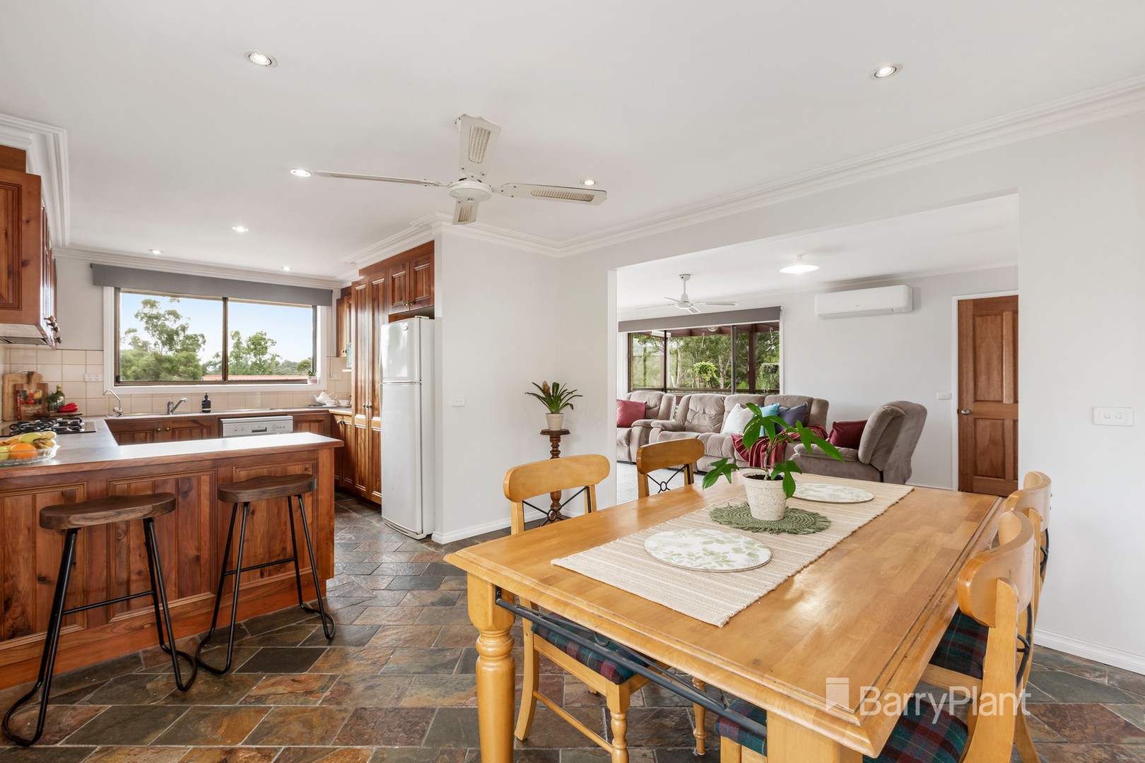 1/22 Sunnyside CrescentWattle Glen, VIC 3096, Wattle Glen - Thumbnail 2