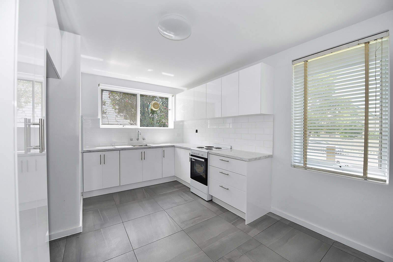 1/23 Tweedside Street, Essendon, VIC 3040 - Thumbnail 1 - 08/10/2021