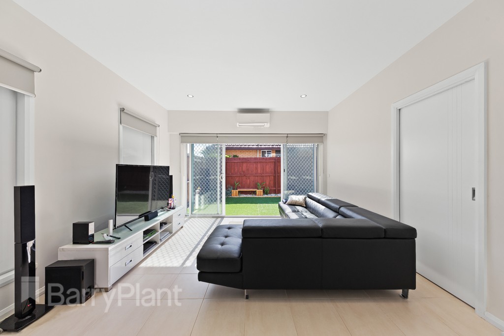 1/24 Adelaide Street, St Albans, VIC 3021, St Albans - Thumbnail 3