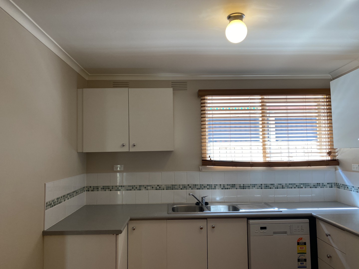 1/24 Bath StreetMornington, VIC 3931  - Leased, Mornington - Thumbnail 4