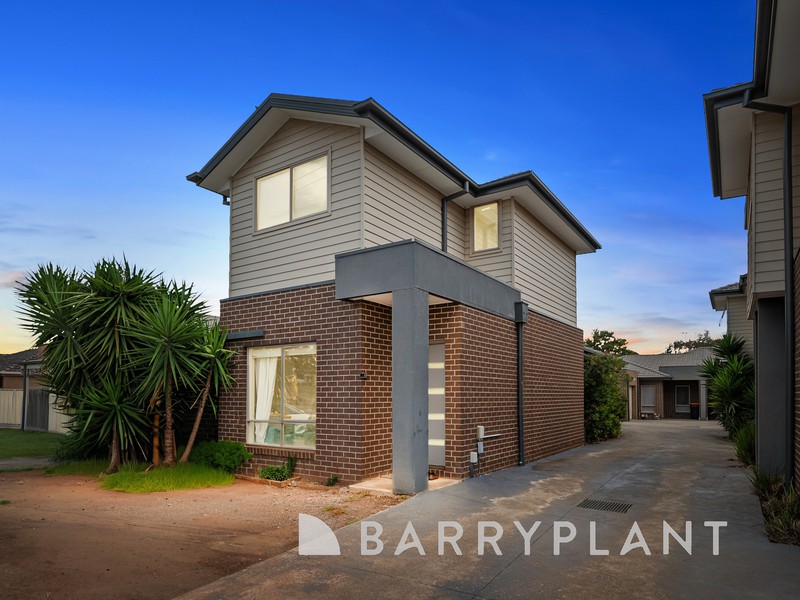 1/25 Staughton Street, Melton South, VIC 3338 - Image - 01/12/2025