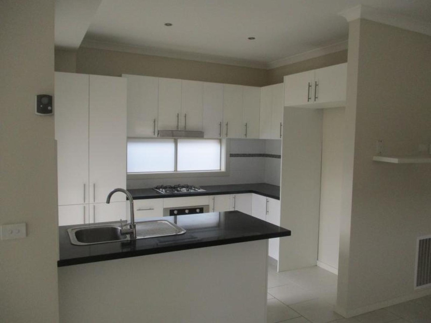 1/25 Staughton Street, Melton South, VIC 3338, Melton South - Thumbnail 3