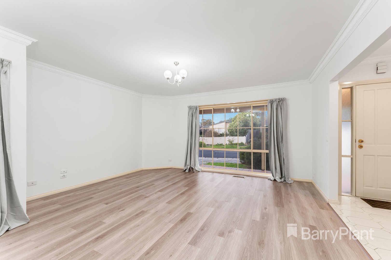 1/25 Vicki Street, Blackburn South, VIC 3130 - Thumbnail 2 - 20/03/2025