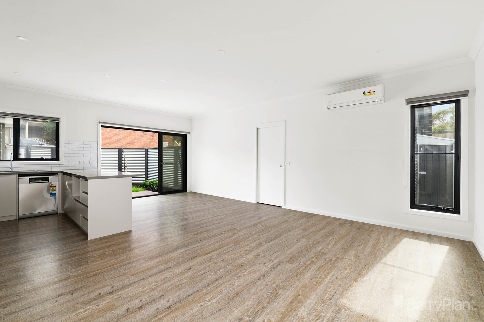 1/26 Meaby Drive, Pakenham, VIC 3810, Pakenham - Thumbnail 5