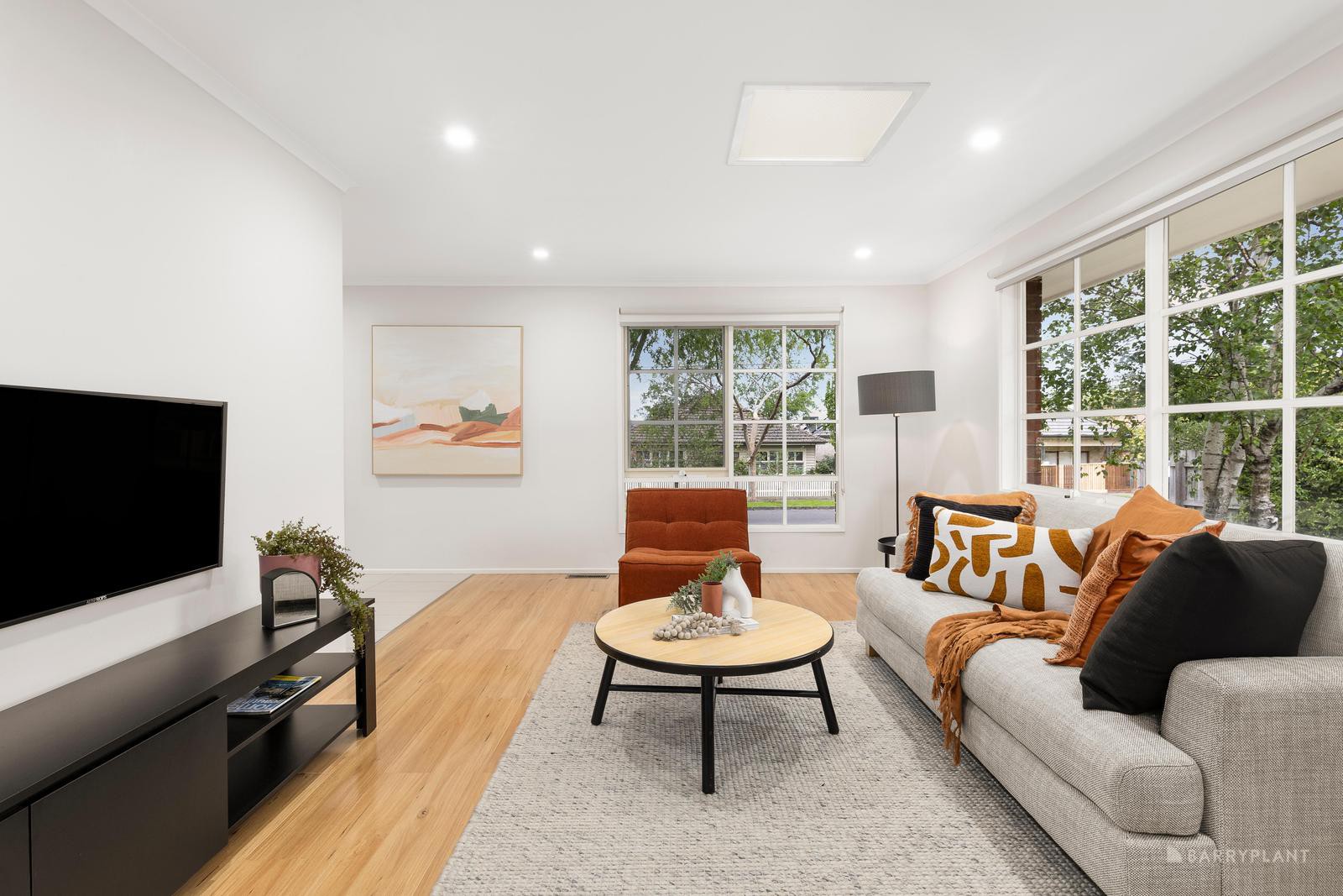 1/27 Bass Street, Box Hill, VIC 3128 - Thumbnail 2 - 08/10/2024