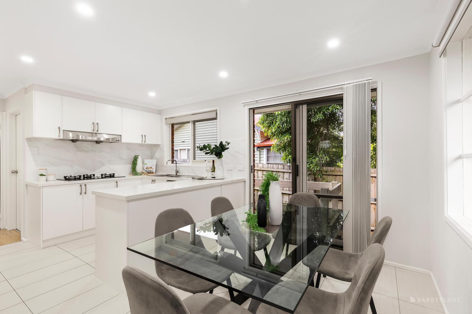 1/27 Bass Street, Box Hill, VIC 3128, Box Hill - Thumbnail 4