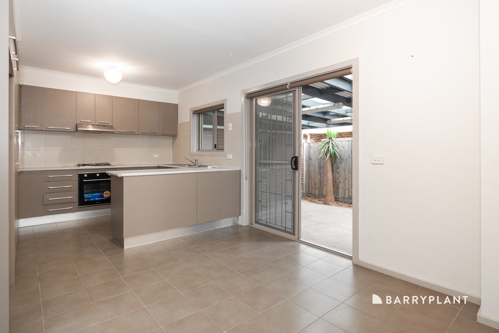 1/27 Clapham Street, Thornbury, VIC 3071, Thornbury - Thumbnail 4