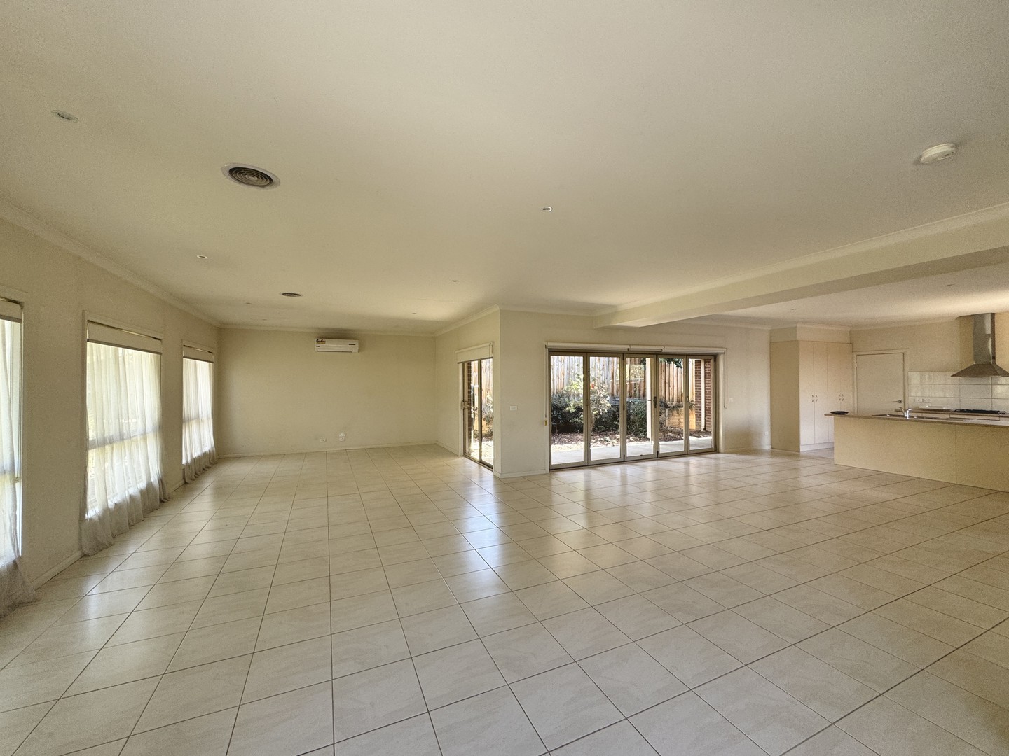 1/27 Kirrawee Avenue, Wantirna South, VIC 3152, Wantirna South - Thumbnail 2