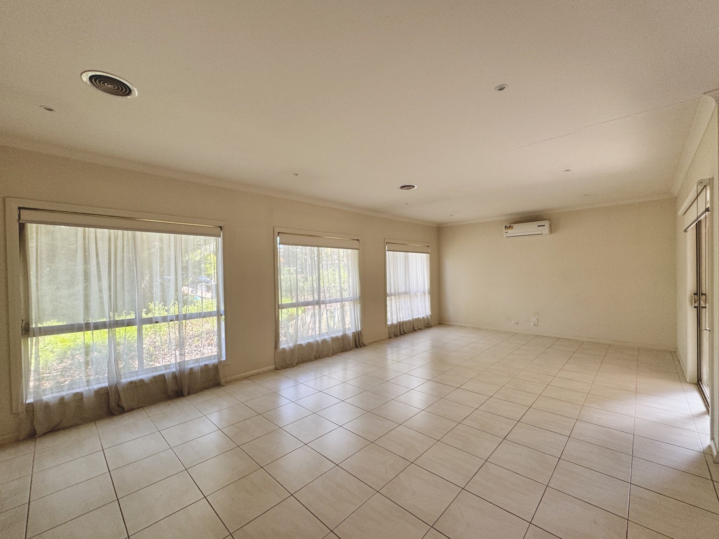 1/27 Kirrawee Avenue, Wantirna South, VIC 3152, Wantirna South - Thumbnail 3