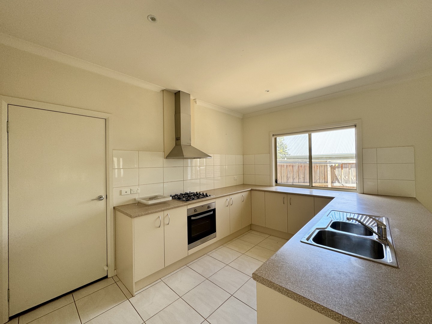 1/27 Kirrawee Avenue, Wantirna South, VIC 3152, Wantirna South - Thumbnail 5