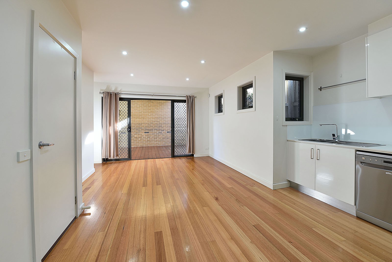 1/27 Pearl Street, Niddrie, VIC 3042, Niddrie - Thumbnail 2