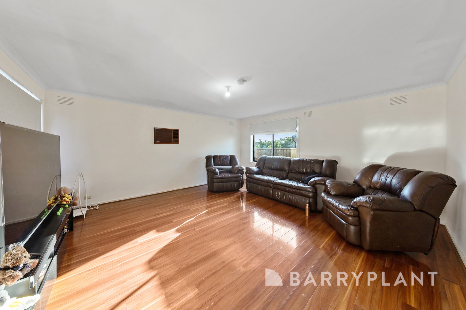 1/27 Reaburn Avenue, St Albans, VIC 3021, St Albans - Thumbnail 4