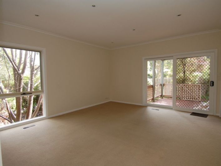 1/28-30 Hoban Avenue, Montmorency, VIC 3094, Montmorency - Thumbnail 2