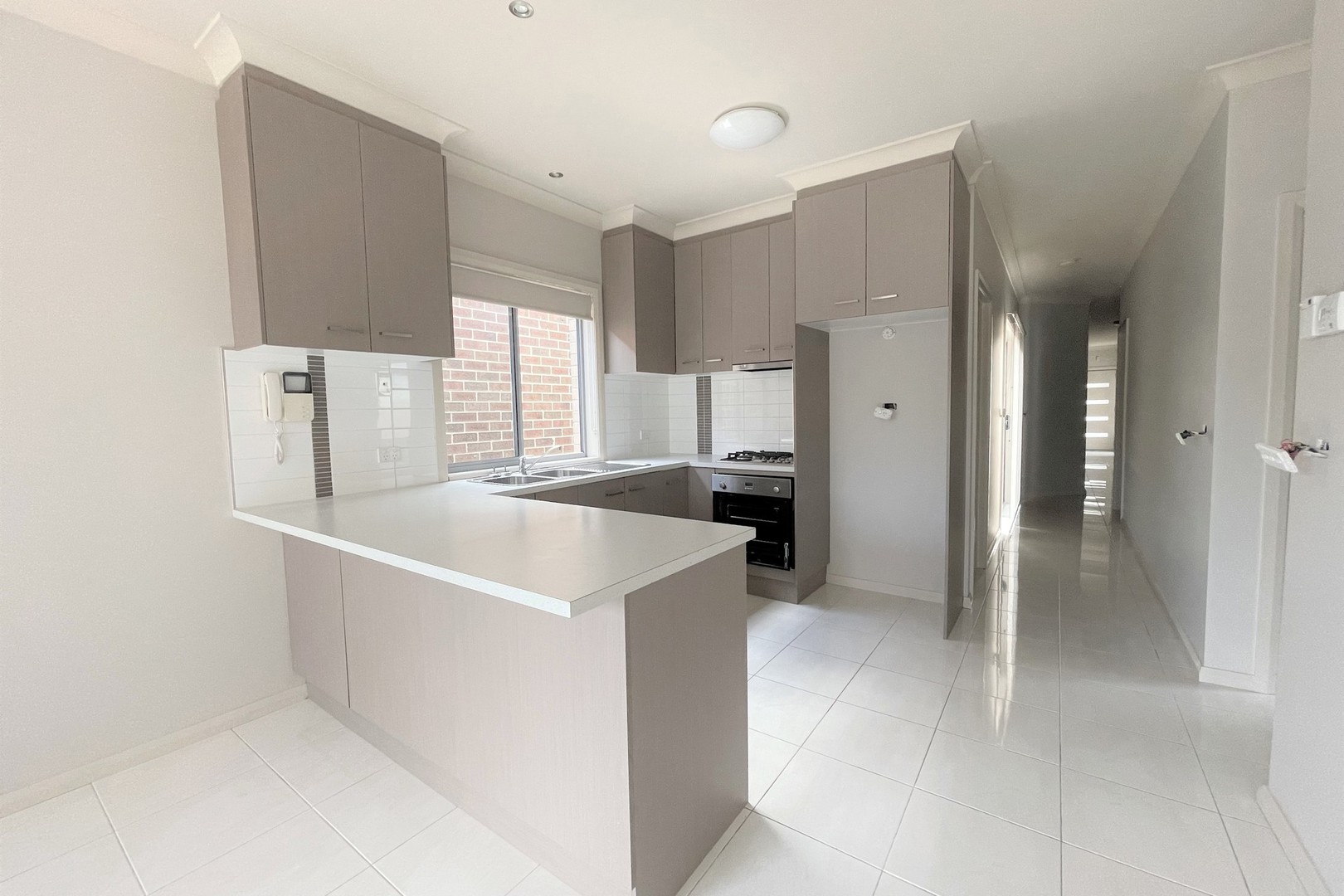 1/29 Lady Penrhyn Drive, Melton West, VIC 3337, Melton West - Thumbnail 2