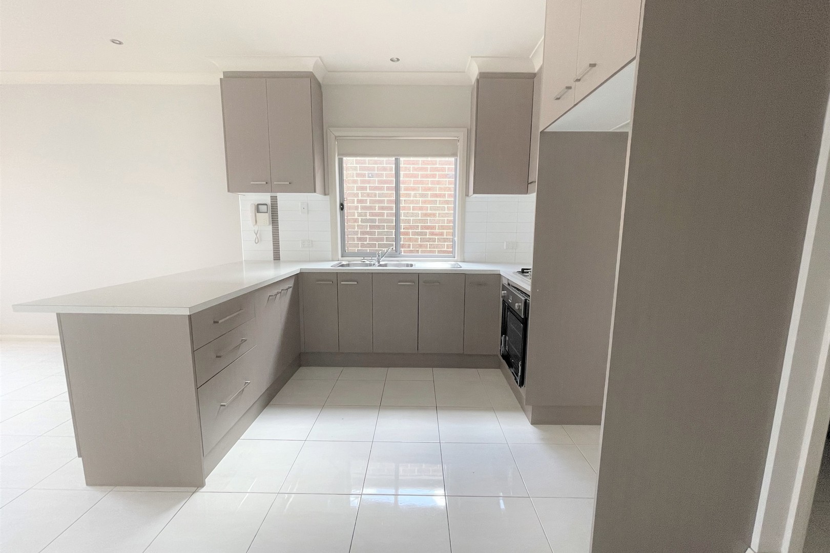 1/29 Lady Penrhyn Drive, Melton West, VIC 3337, Melton West - Thumbnail 3