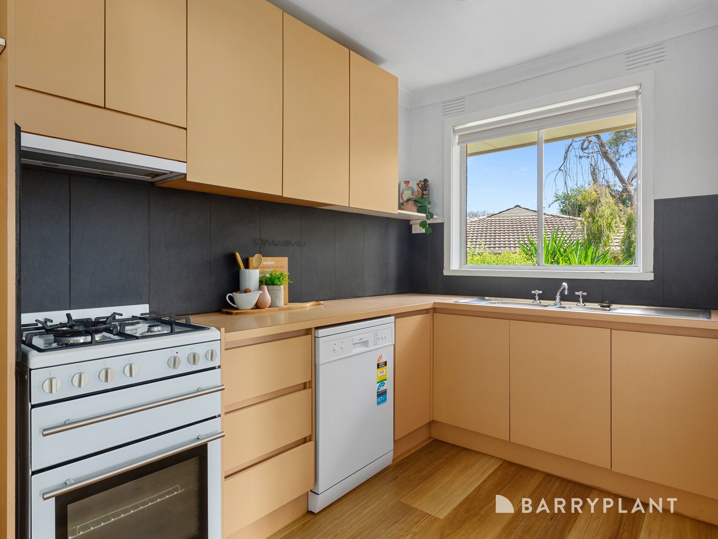1/2A Linlithgow Street, Mitcham, VIC 3132 - Thumbnail 2 - 08/09/2026