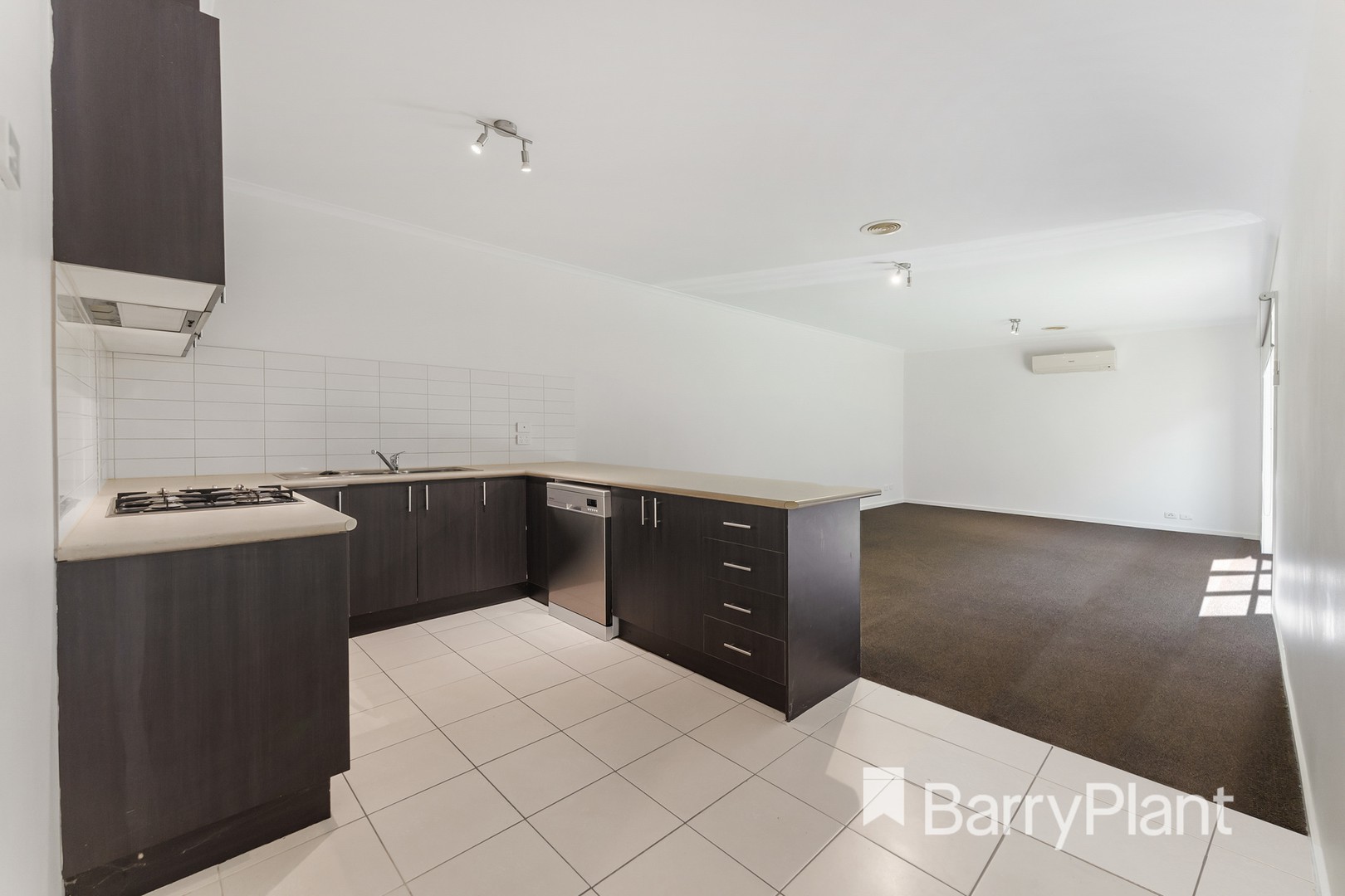 1/3-11 Retford CloseWerribee, VIC 3030, Werribee - Thumbnail 5